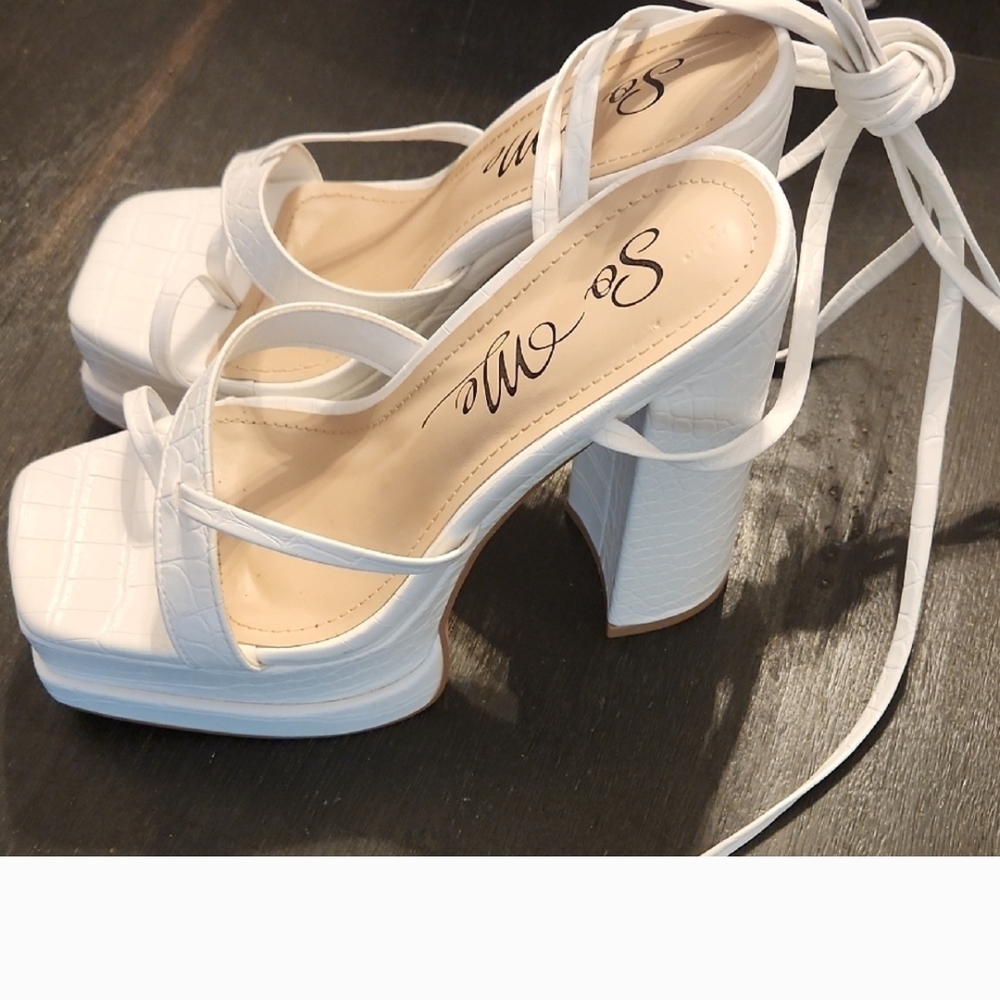 So Me Elegant White Strappy Heels - Picture 2 of 3
